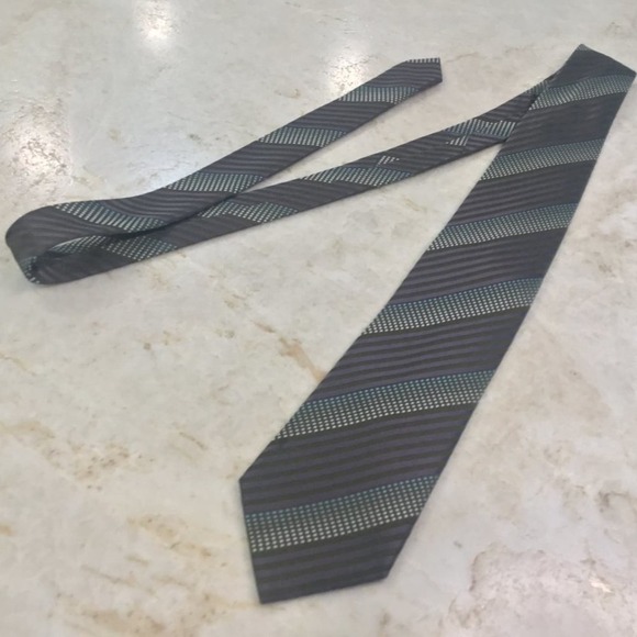 KENNETH COLE REACTION SILK TIE - Picture 4 of 11
